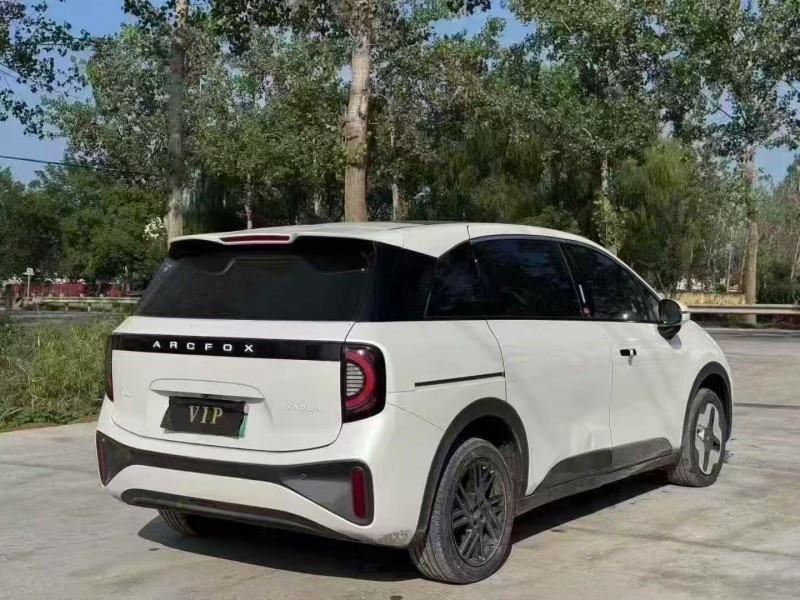 菏泽24年极狐汽车考拉3