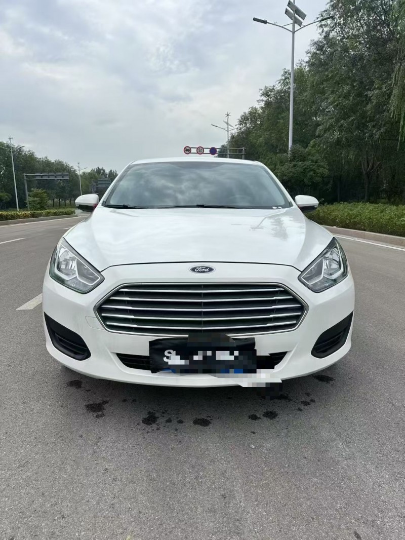 济南21年福特福睿斯1