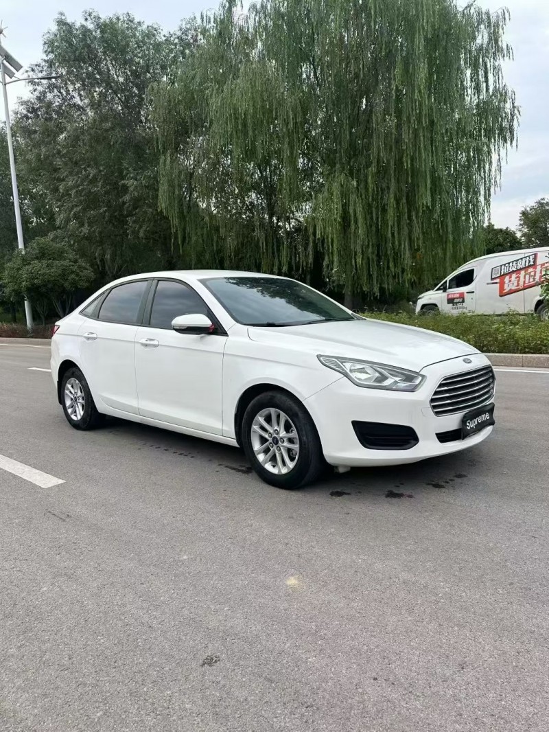 济南21年福特福睿斯3