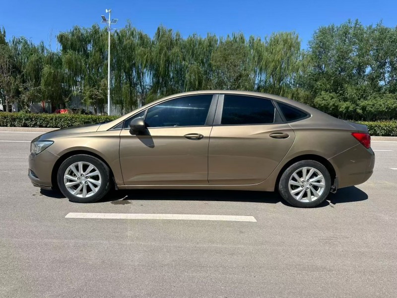 潍坊16年别克威朗7