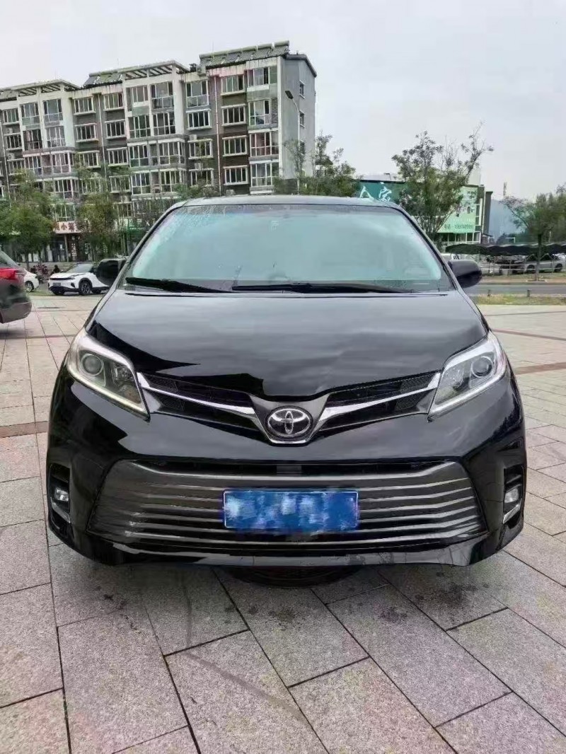 邢台16年丰田塞纳1