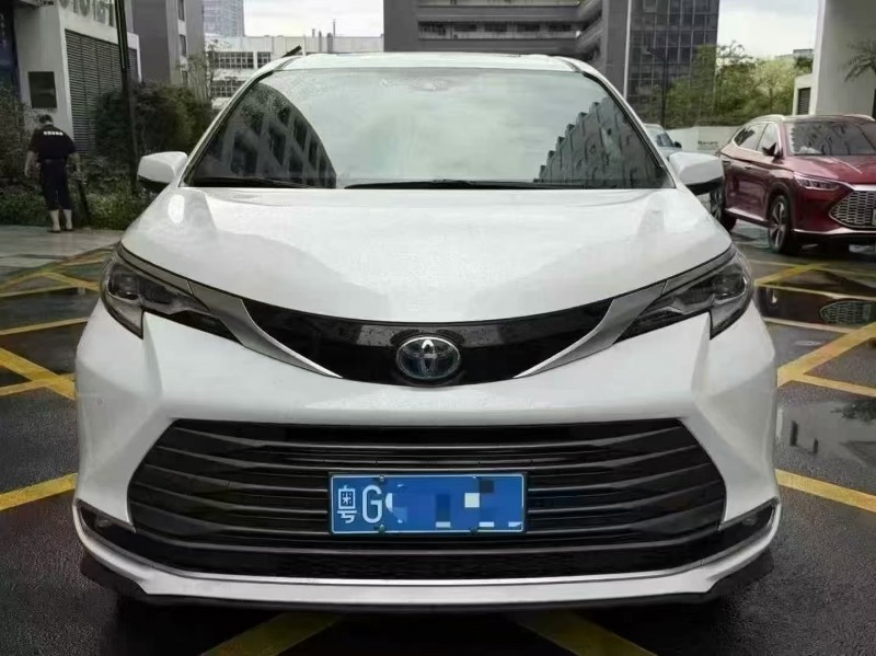 深圳22年丰田塞纳1