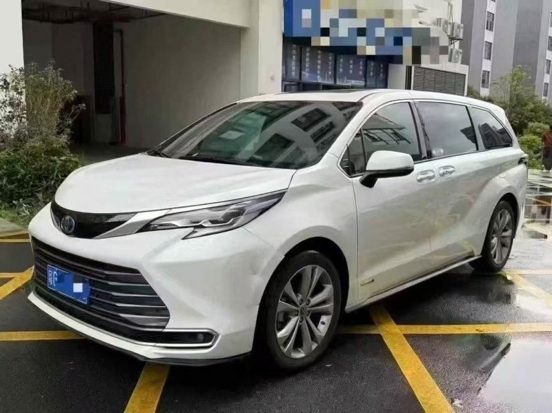 深圳22年丰田塞纳2