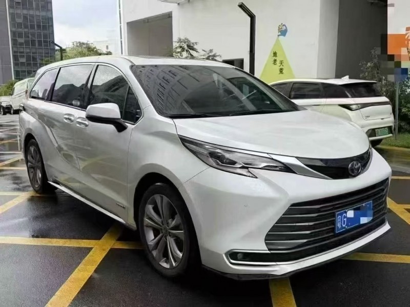 深圳22年丰田塞纳3