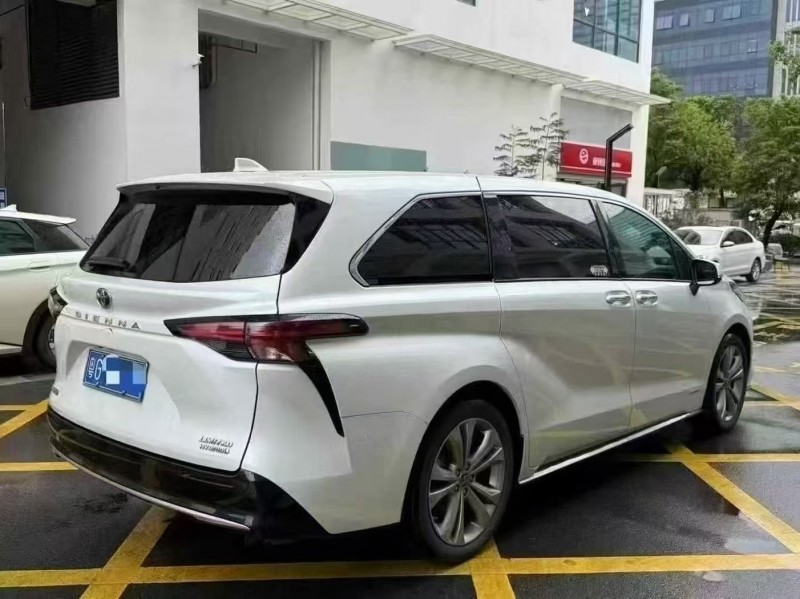 深圳22年丰田塞纳7