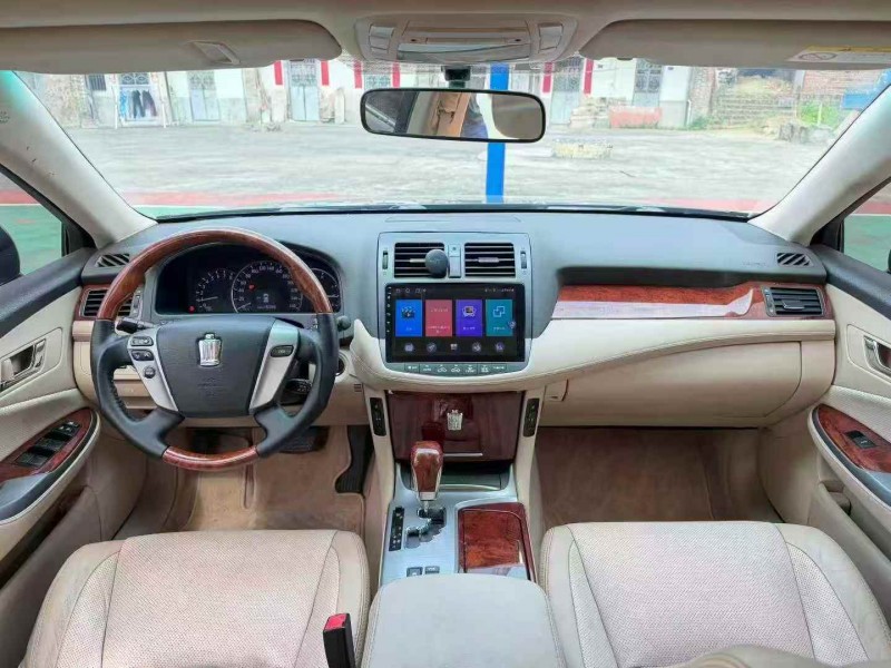 深圳14年丰田皇冠6