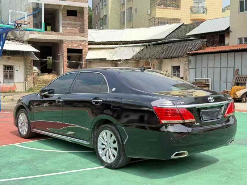 深圳14年丰田皇冠7