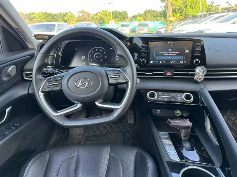 汕头21年现代伊兰特4