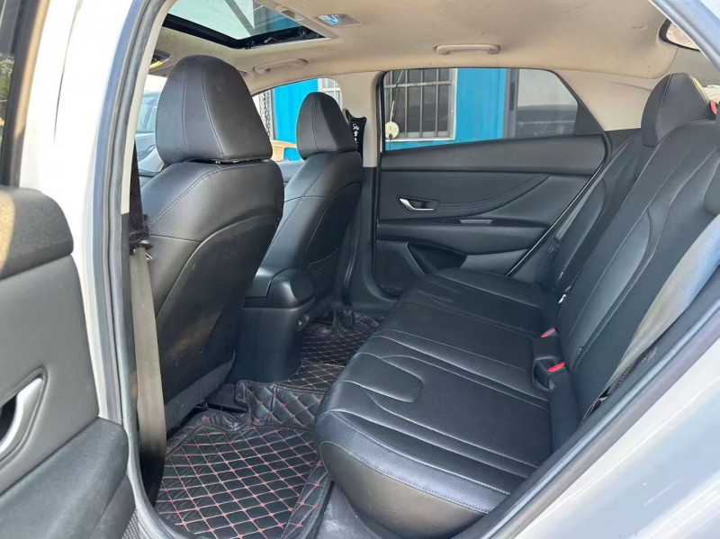 汕头21年现代伊兰特6