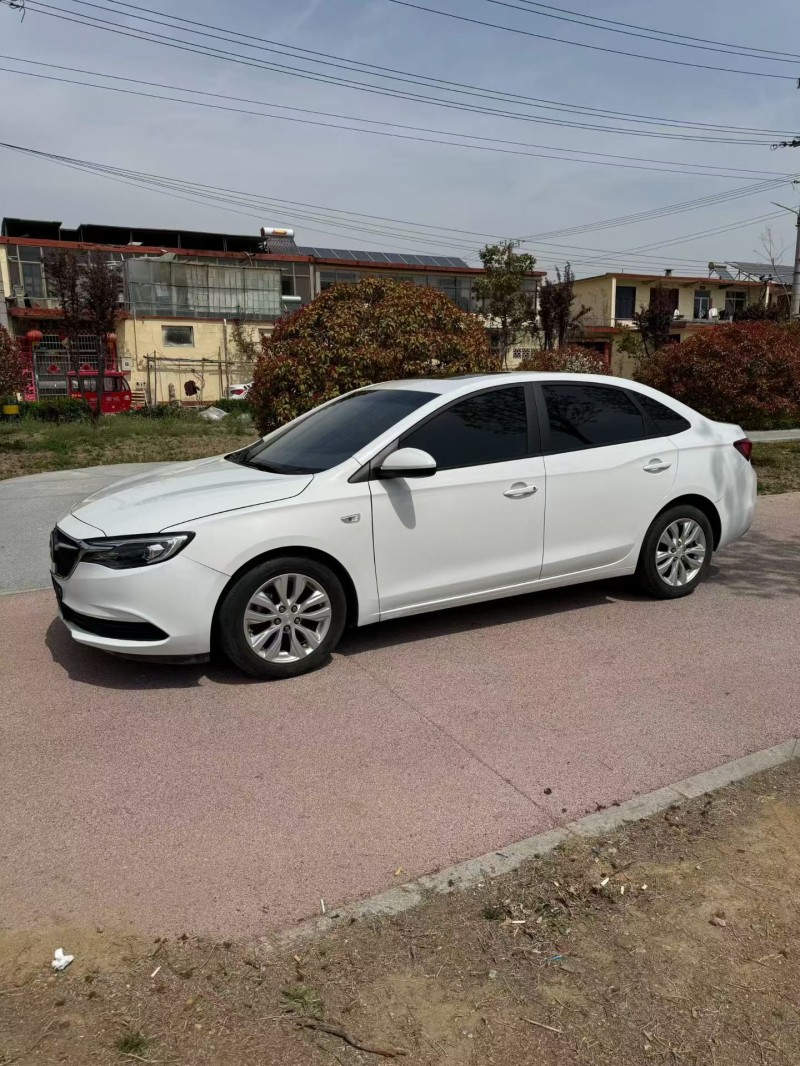 济宁21年别克英朗3