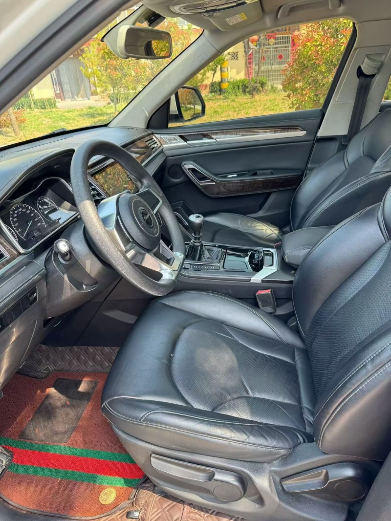 泰安19年众泰大迈X74