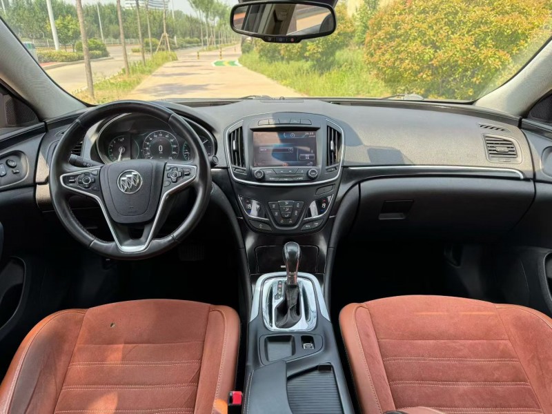 济宁17年别克君威4