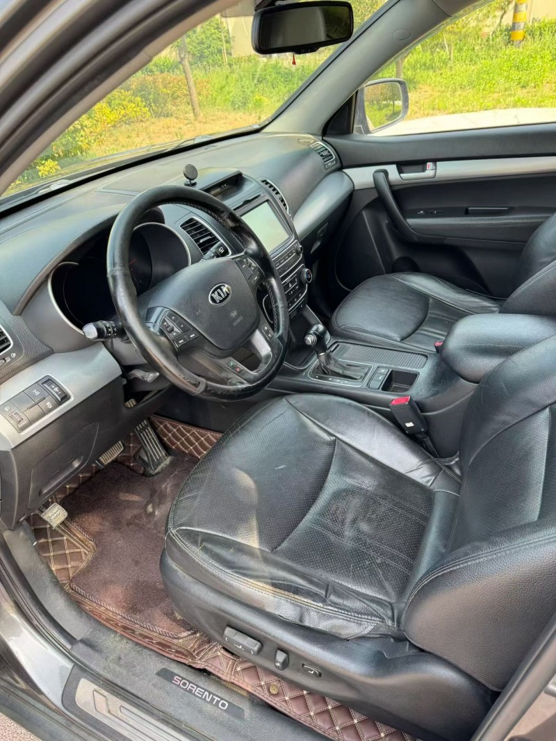 青岛14年起亚索兰托4