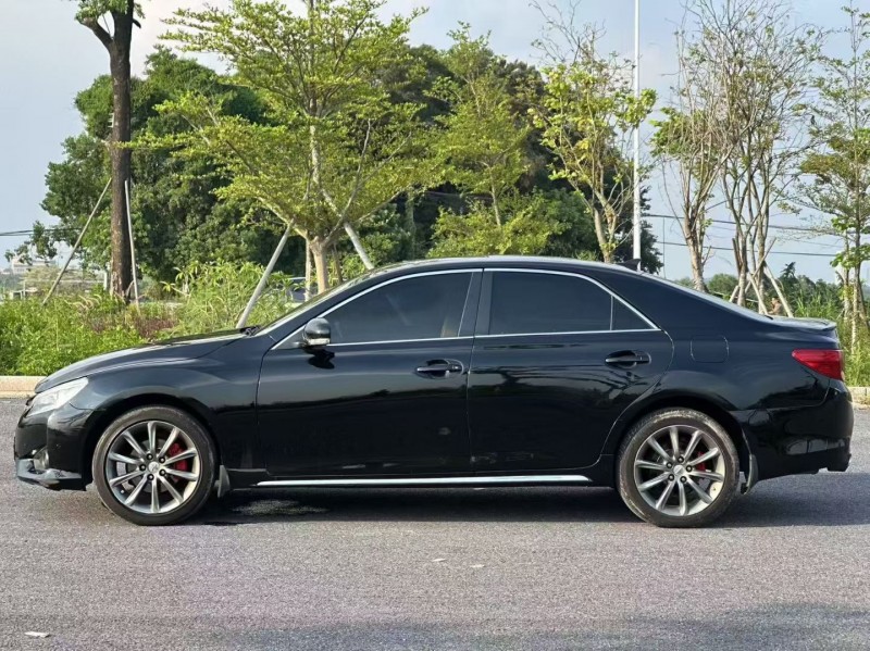 汕头13年丰田锐志3