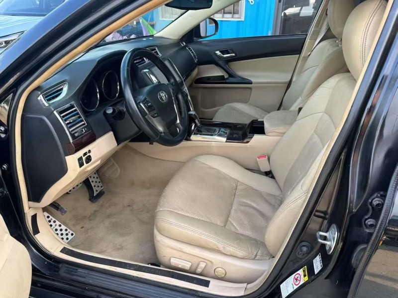 汕头13年丰田锐志4