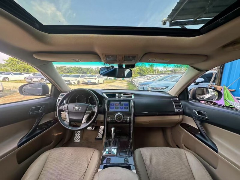 汕头13年丰田锐志5