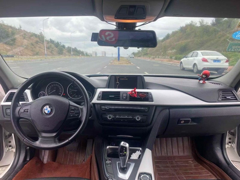 济宁13年宝马3系4