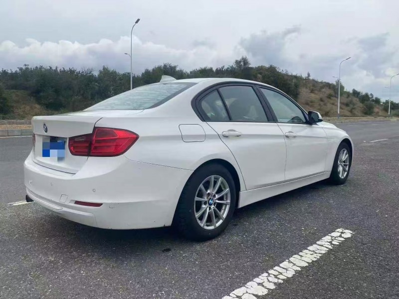 济宁13年宝马3系8