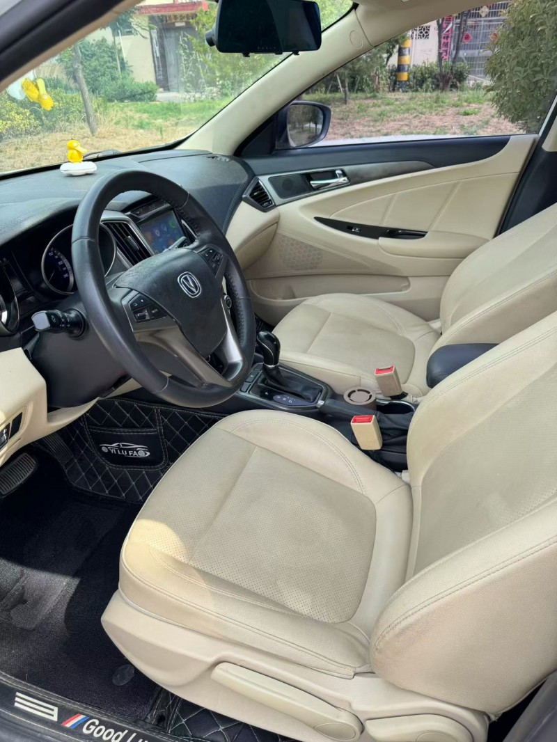 泰安17年长安汽车逸动6