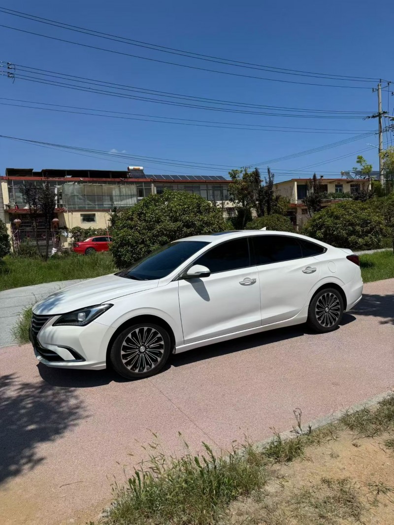 泰安18年长安汽车逸动3