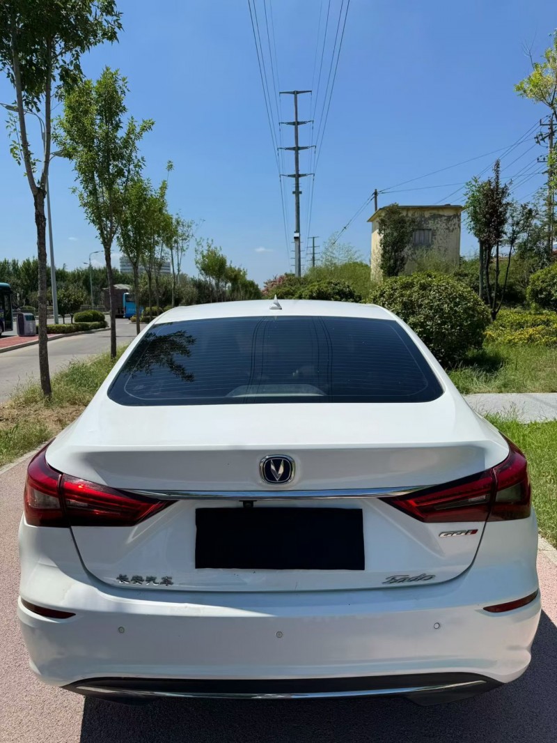 泰安18年长安汽车逸动8