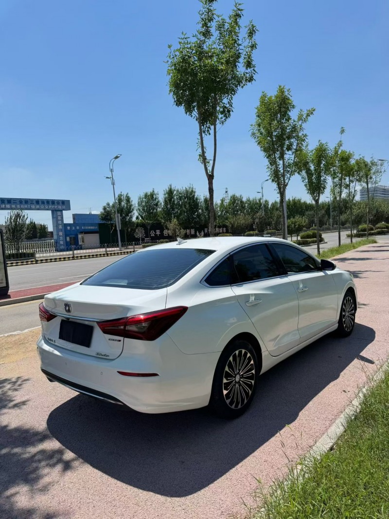 泰安18年长安汽车逸动9