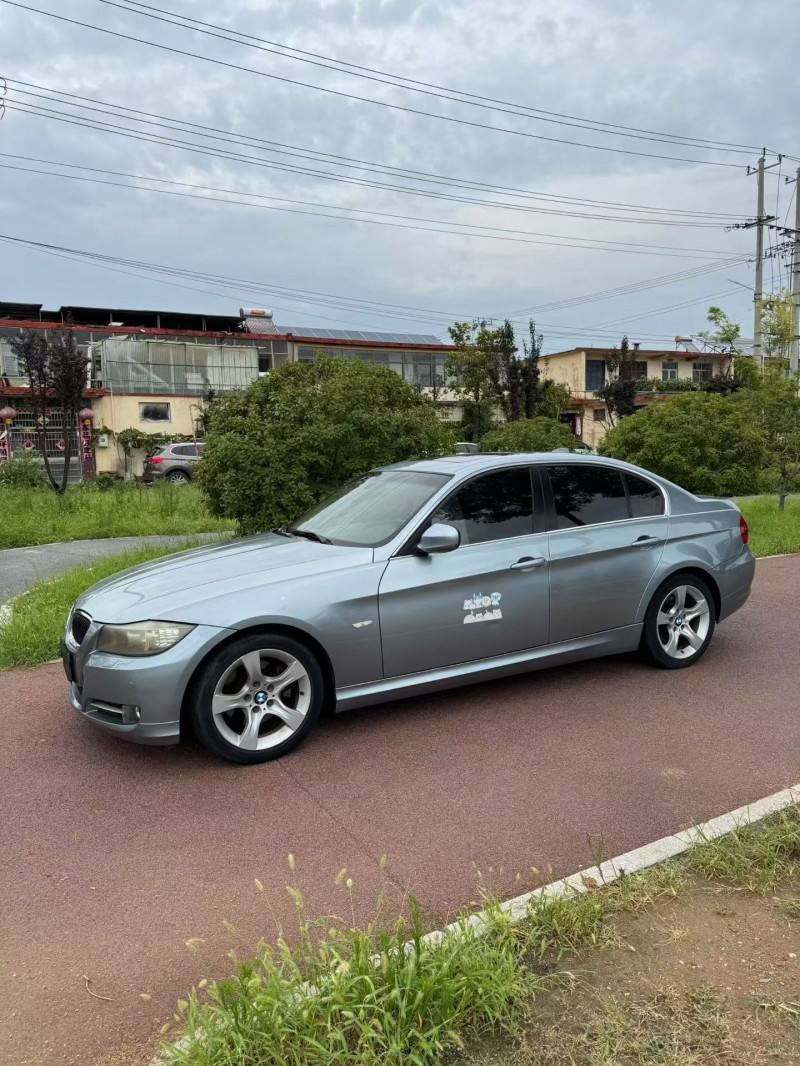 济宁11年宝马3系3