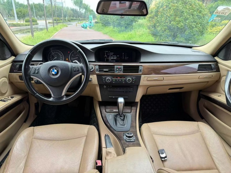 济宁11年宝马3系6