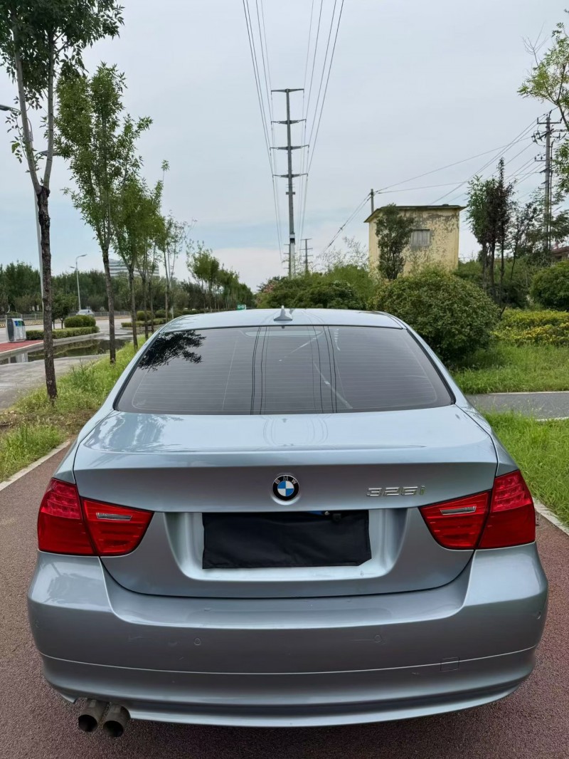 济宁11年宝马3系9