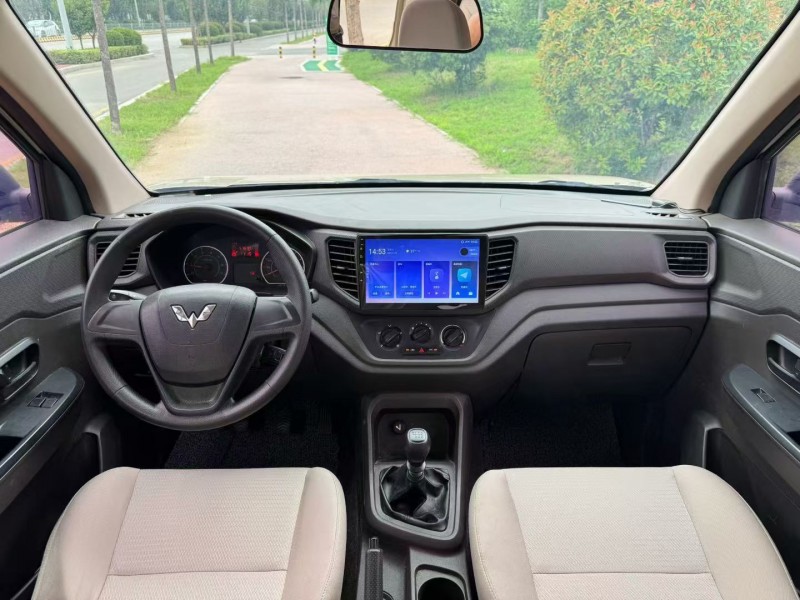 青岛21年五菱汽车荣光4