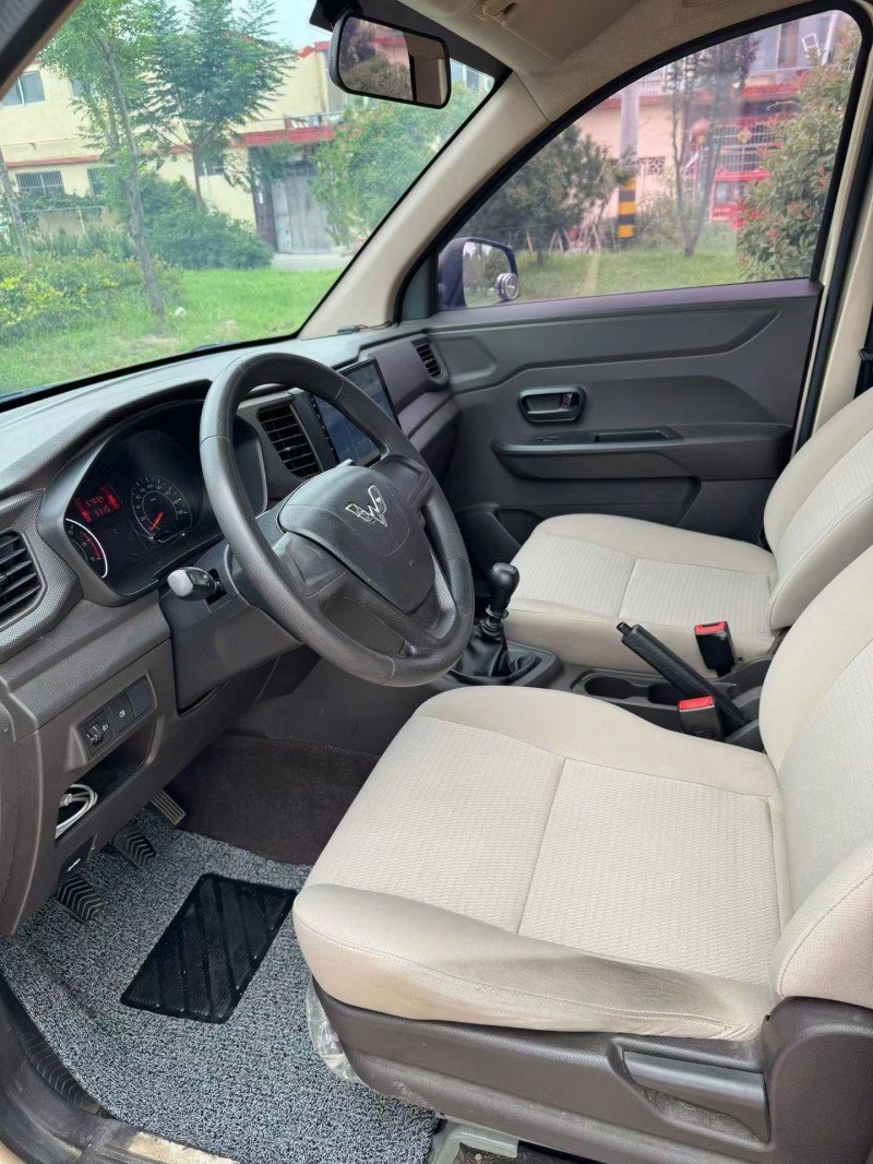 青岛21年五菱汽车荣光5