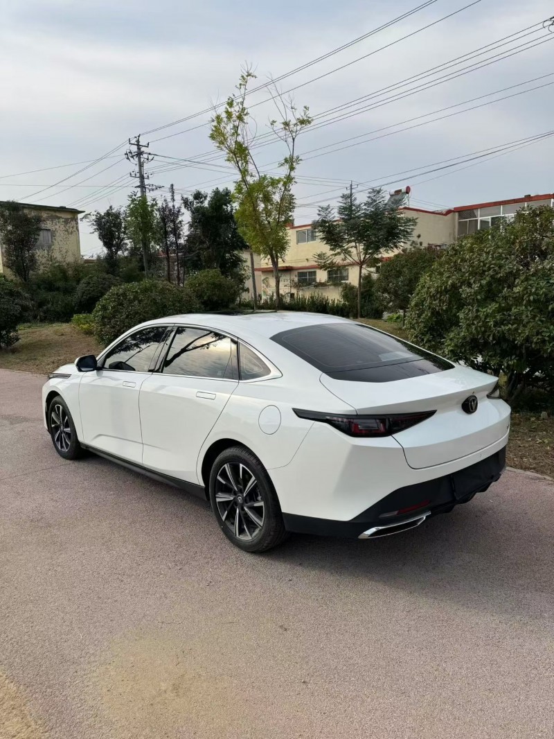 枣庄24年长安汽车逸动8