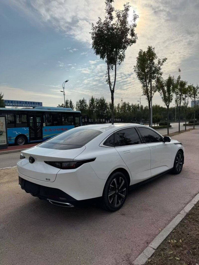 枣庄24年长安汽车逸动9