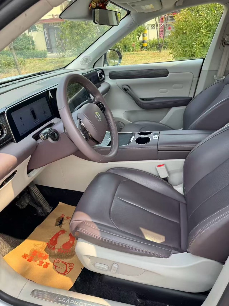 淄博23年零跑汽车C114