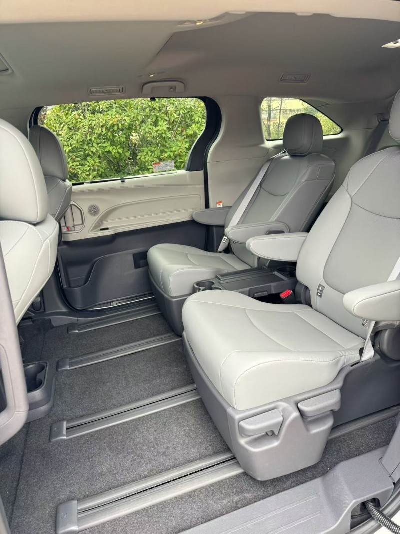 青岛25年丰田格瑞维亚5