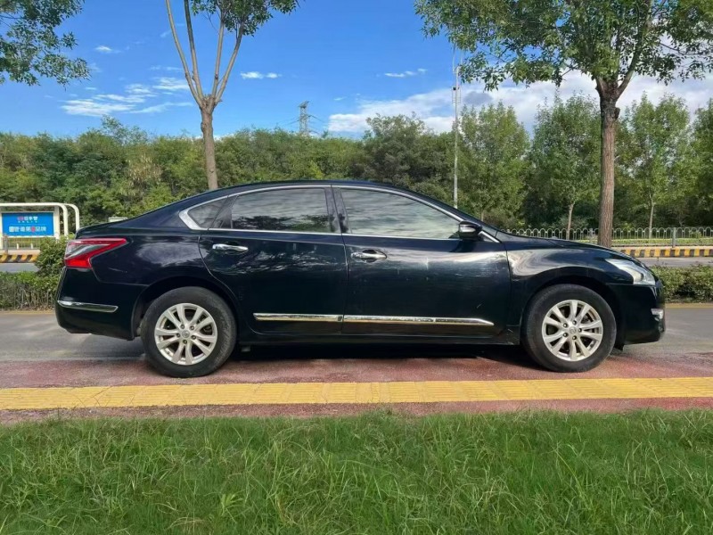 潍坊16年日产天籁7