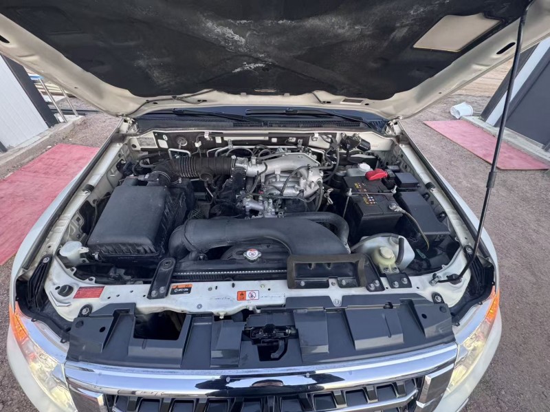 临夏19年三菱帕杰罗4