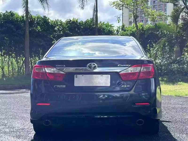 海口12年丰田凯美瑞9