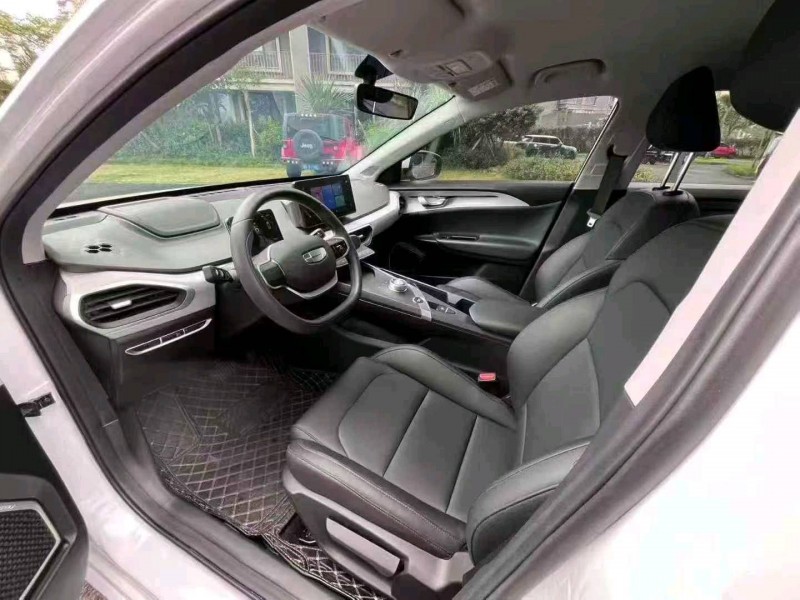 海口25年吉利几何5