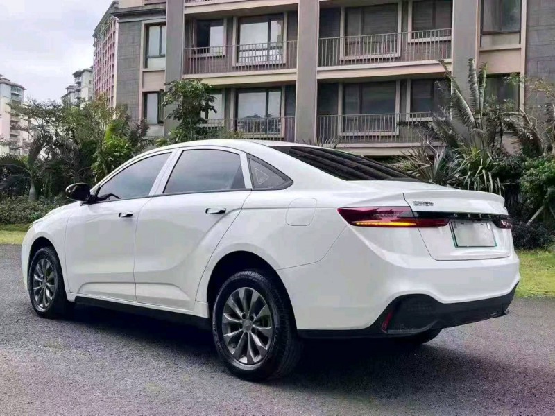 海口25年吉利几何8