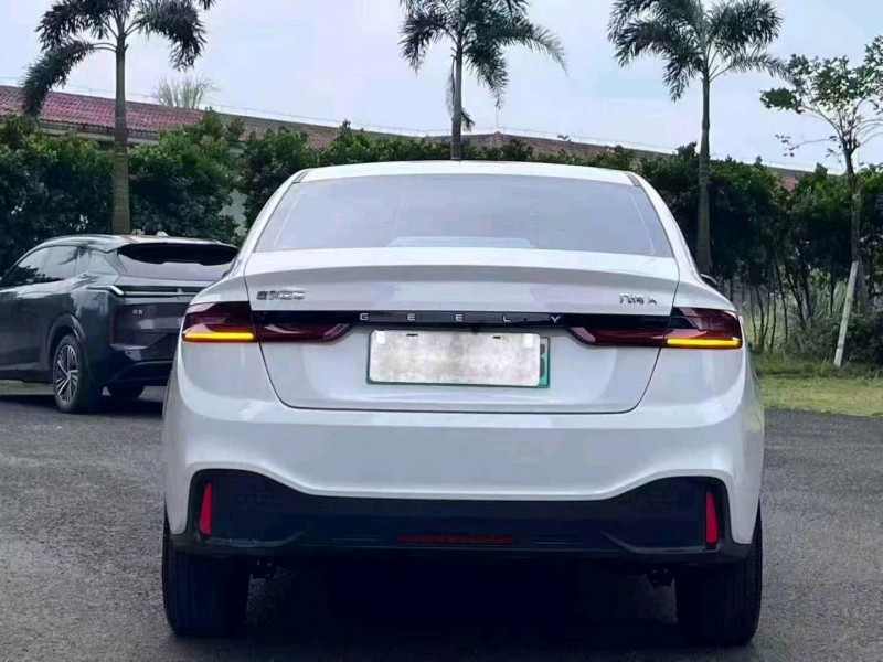 海口25年吉利几何9