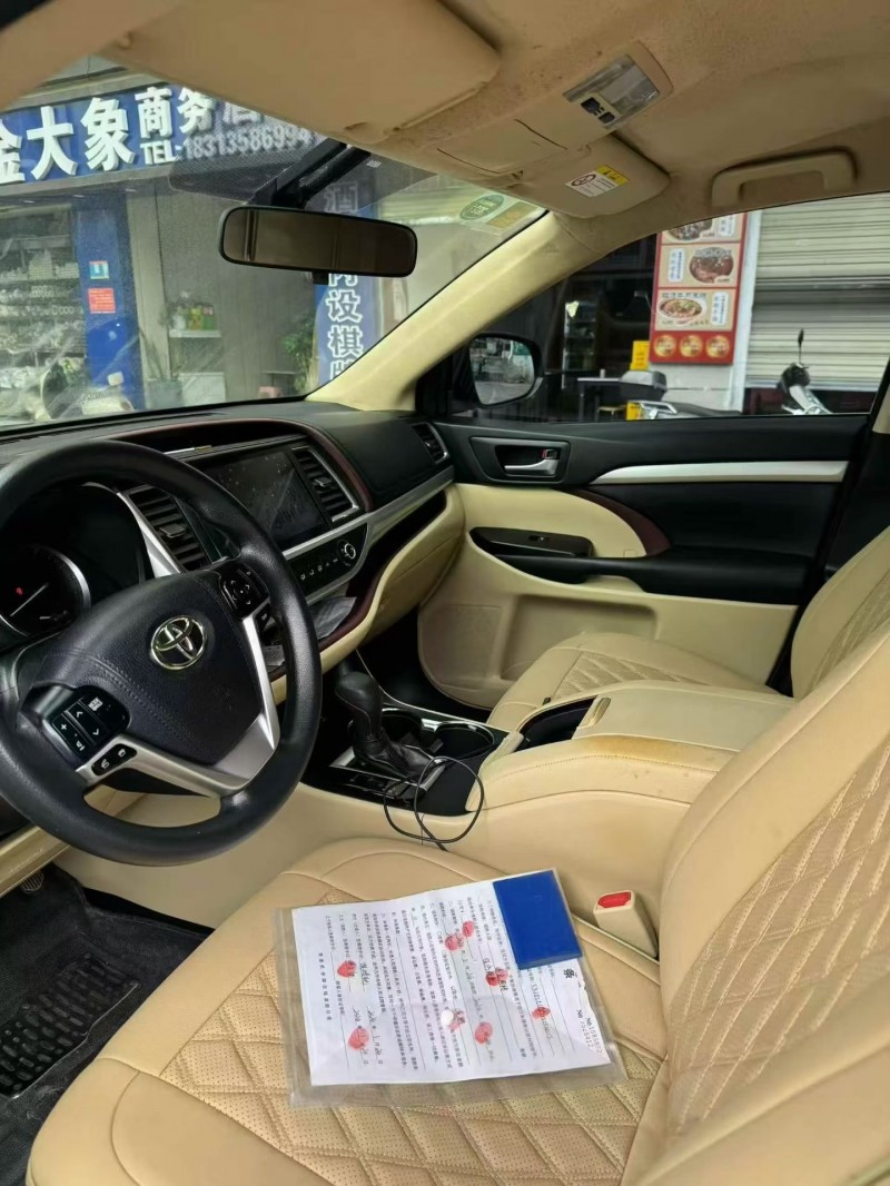 思茅17年丰田汉兰达4
