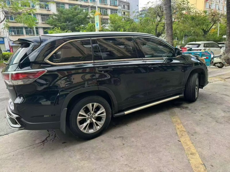 思茅17年丰田汉兰达9