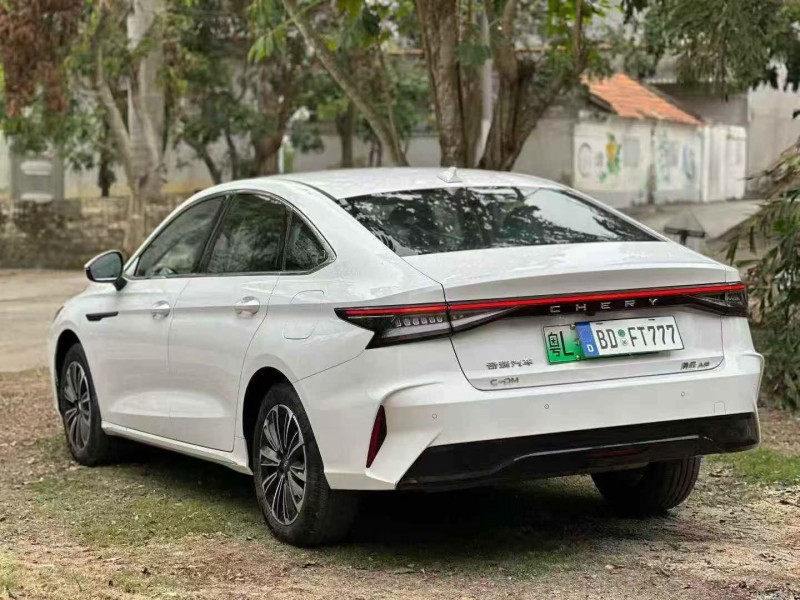 深圳25年奇瑞风云8