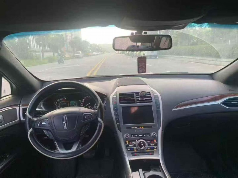 佛山20年林肯MKZ4