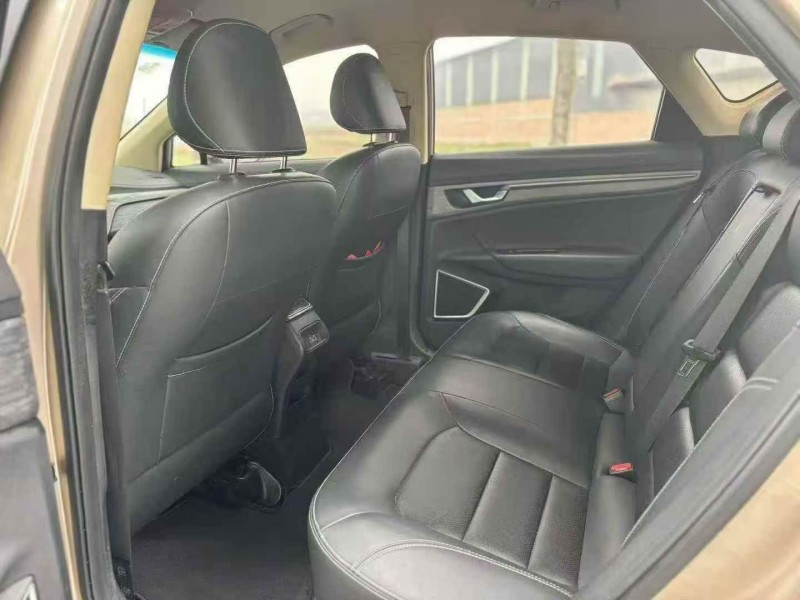 咸阳19年吉利帝豪6