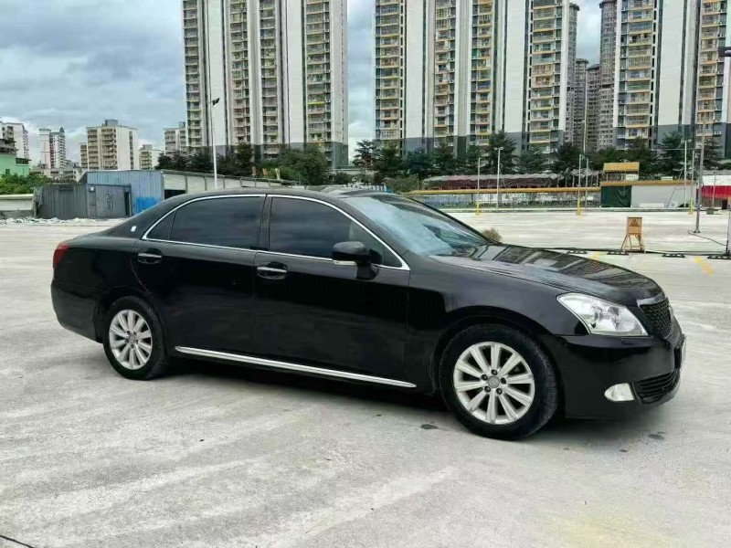 贵港11年丰田皇冠3