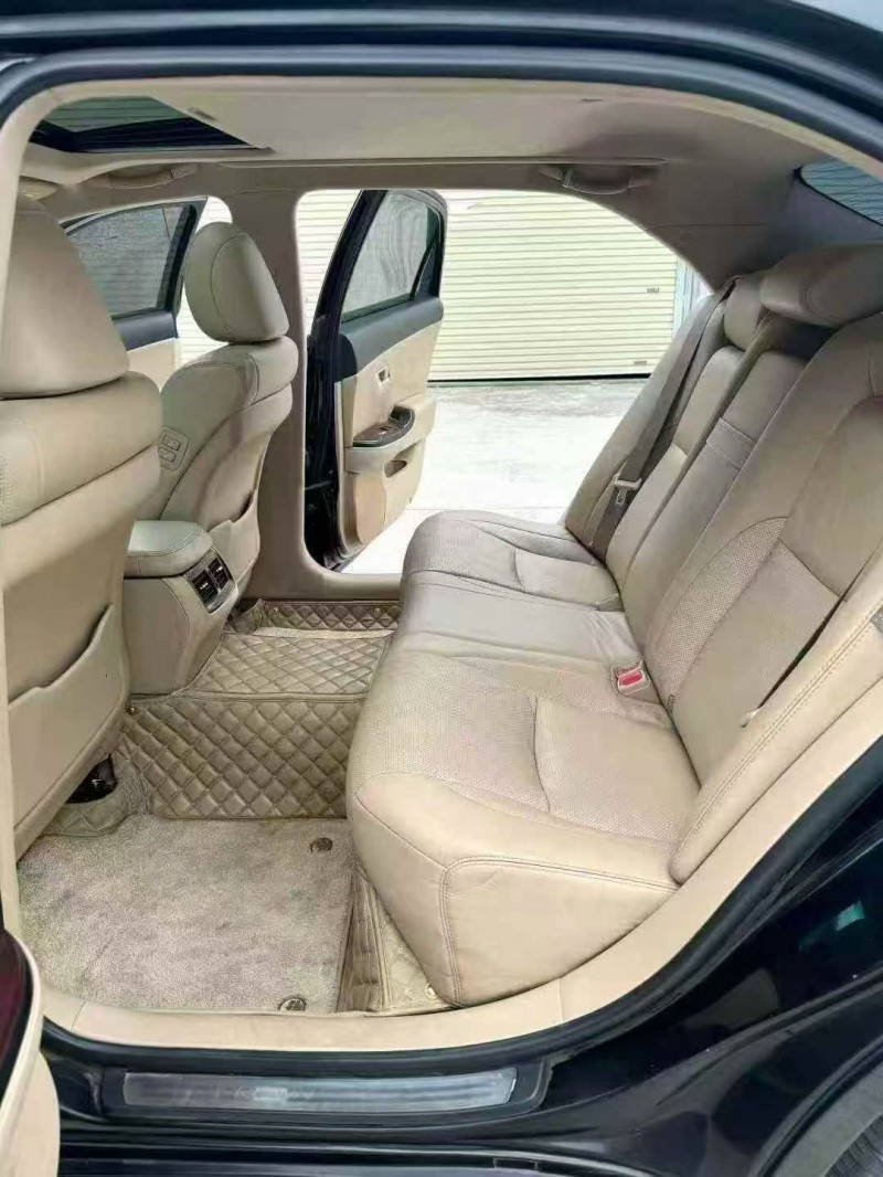 贵港11年丰田皇冠4