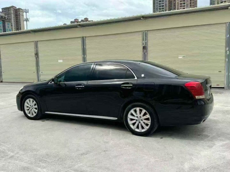 贵港11年丰田皇冠7