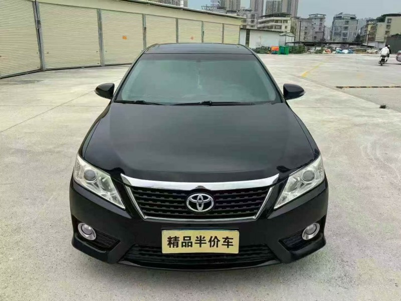 崇左14年丰田凯美瑞1